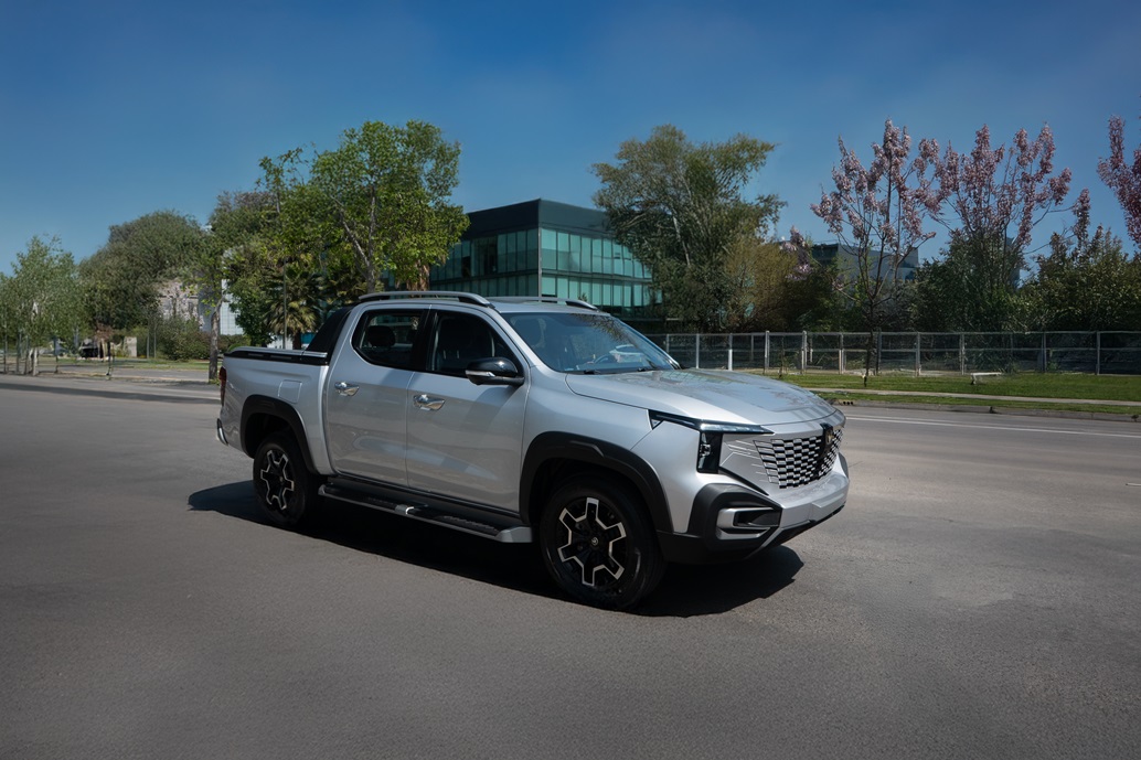 Changan Hunter REEV en ciudad