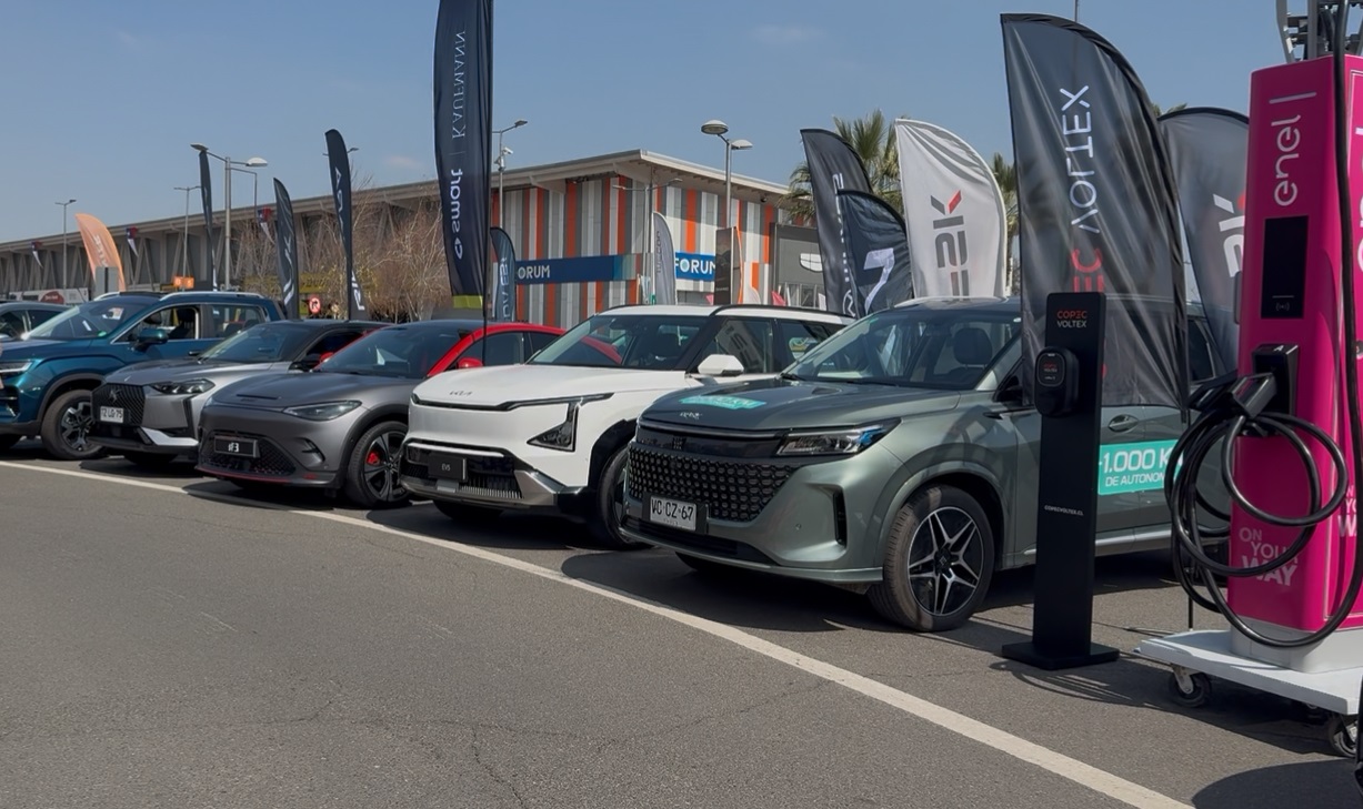 Ventas de vehículos electrificados crecen 85,5%, pero ANAC advierte rezago frente a metas de electromovilidad