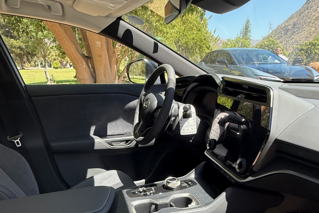 Lexus RZ interior