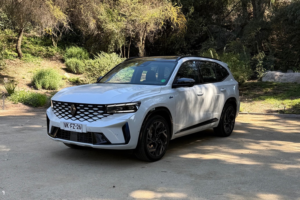 Nuevo Renault Koleos llega en su tercera generación con versión híbrida