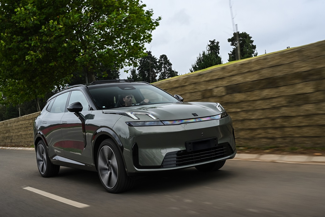 Link&Co 08 autopista