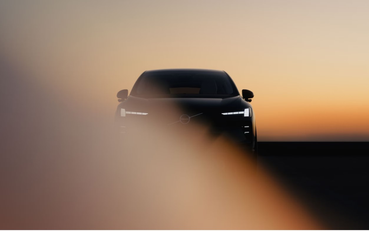 El nuevo Volvo EX60 alcanza hasta 810 km de autonomía y marca un nuevo estándar en electromovilidad