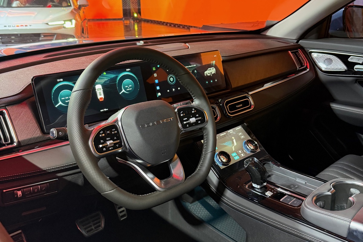 Soueast S07 interior