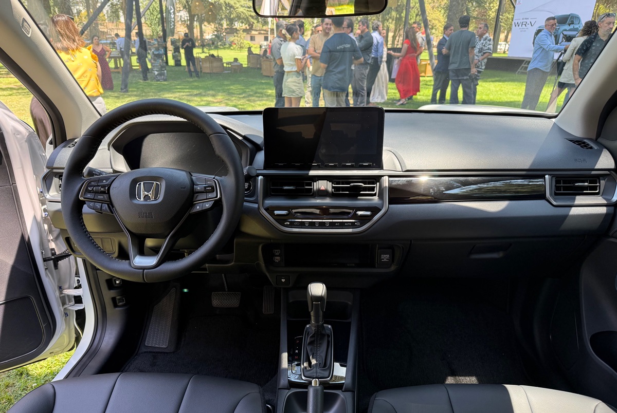 Honda WR-V interior