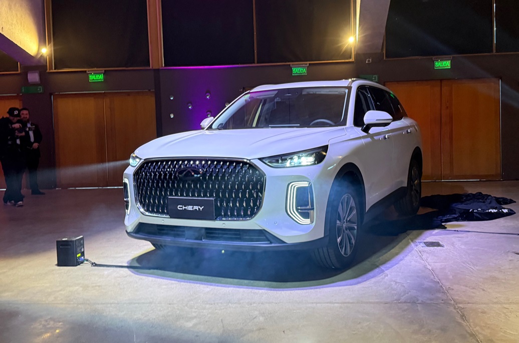 Chery lanza en Chile tres nuevos SUV híbridos enchufables con tecnología Super Hybrid