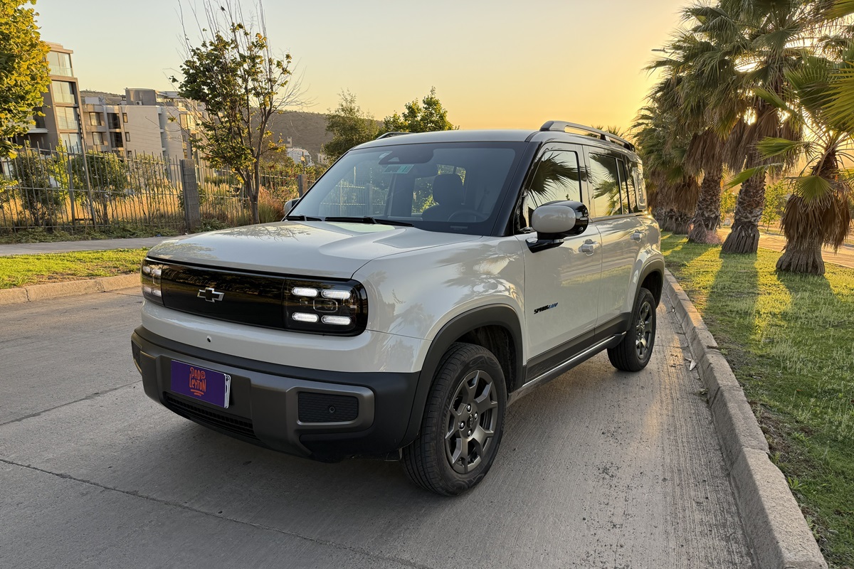 Chevrolet Spark EUV lateral