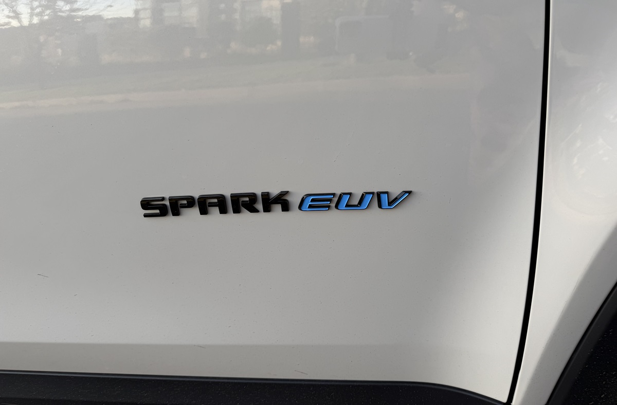 Chevrolet Spark EUV logo