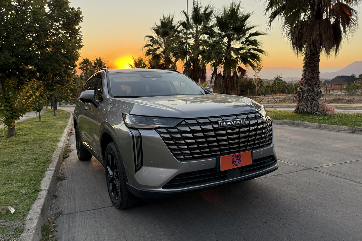Haval H6 PHEV atardecer