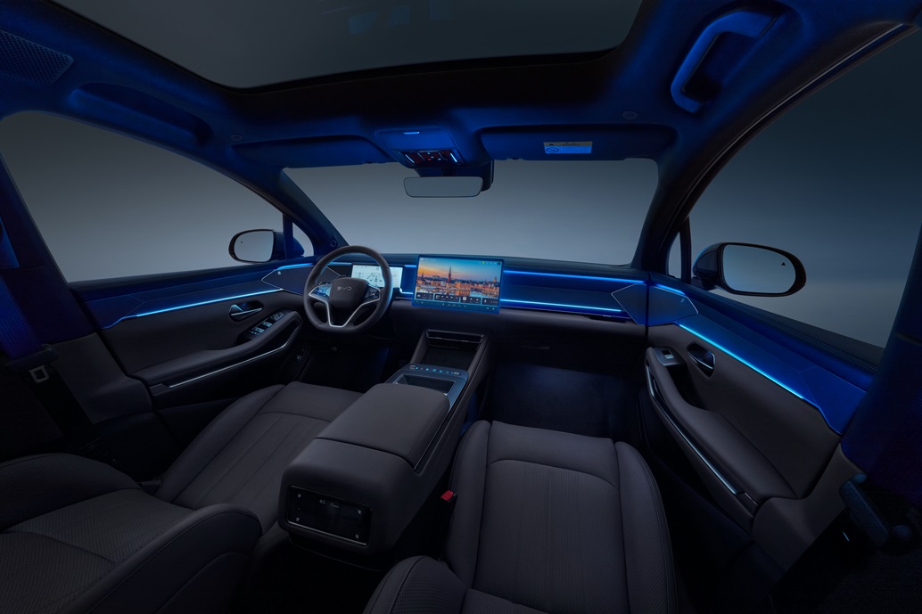 BYD Atto 8 interior