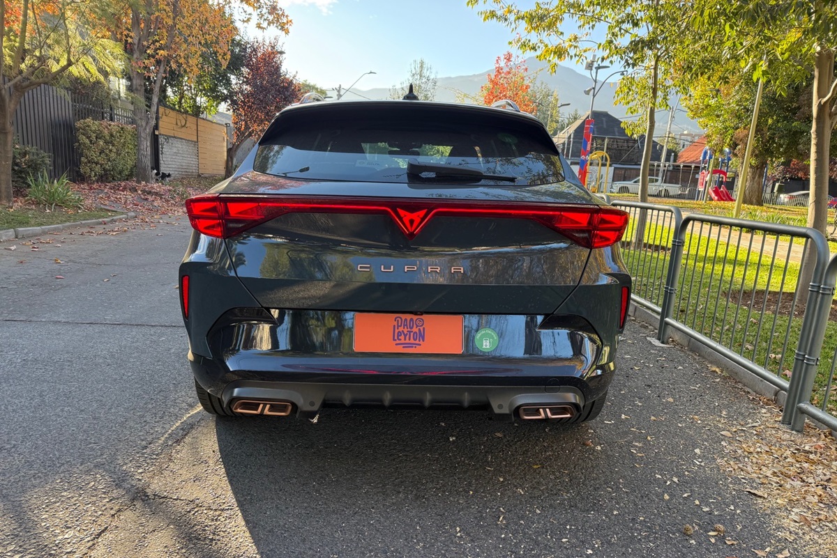 Cupra Formento e Hybrid zaga