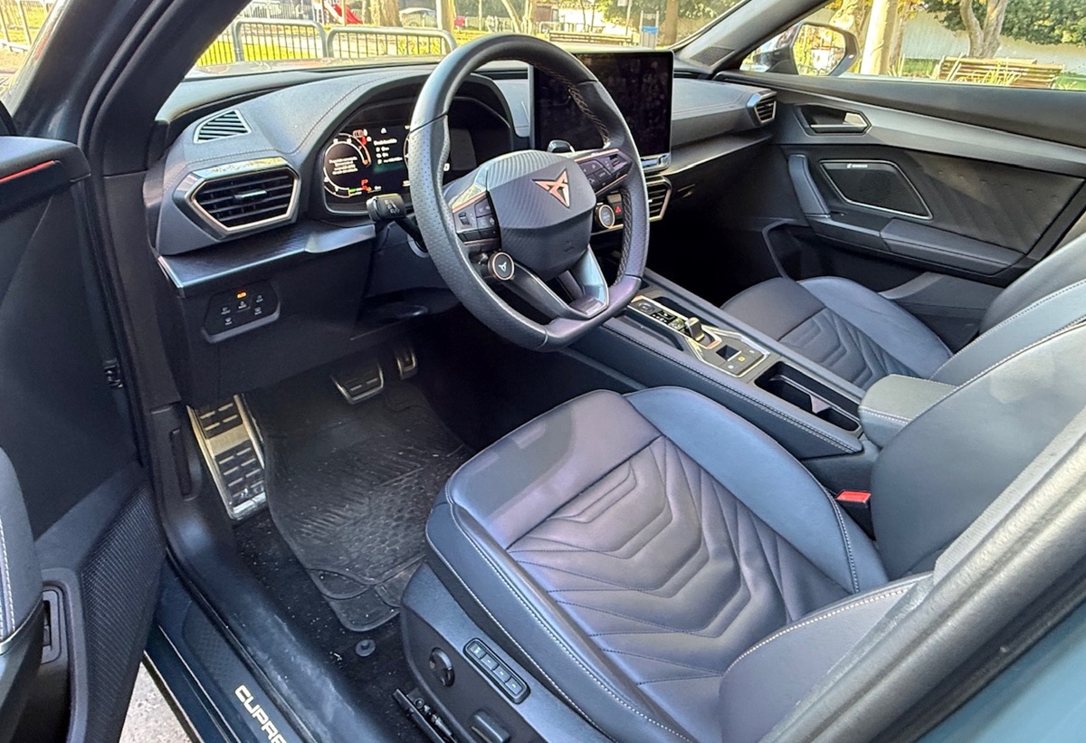 Cupra Formento e Hybrid interior