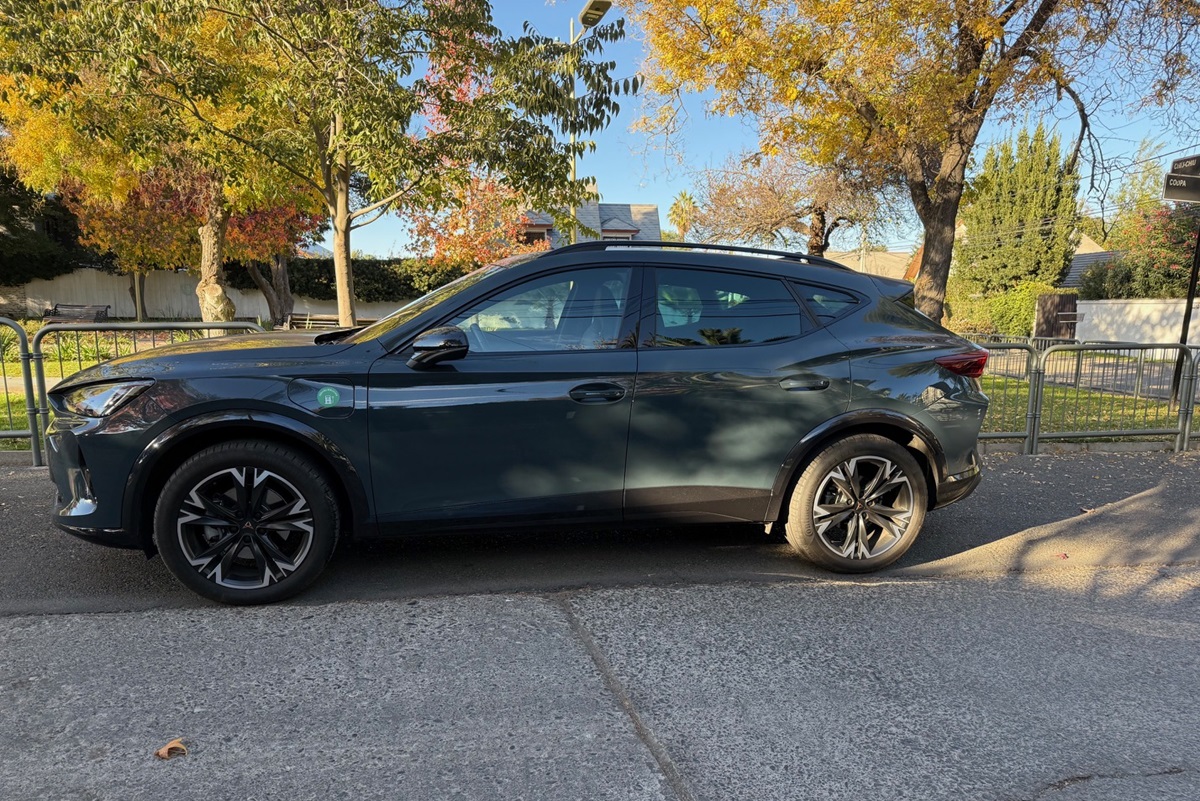Cupra Formento e Hybrid lateral