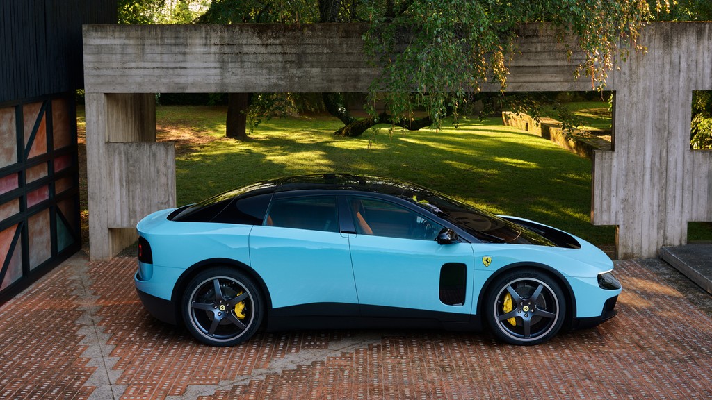Ferrari Luce celeste