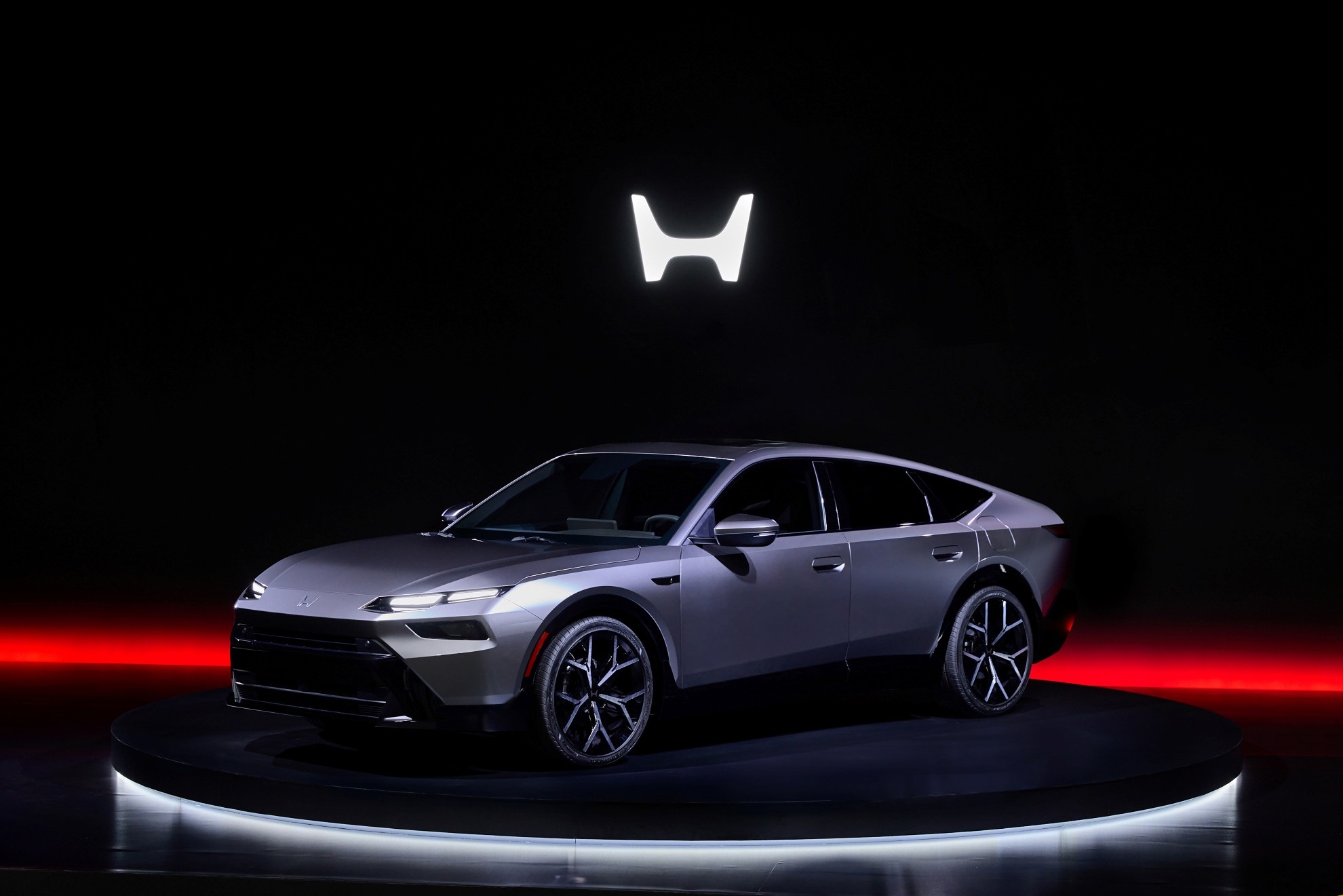 Honda presenta su prototipo de sedán híbrido y anuncia 15 modelos híbridos globales para 2030
