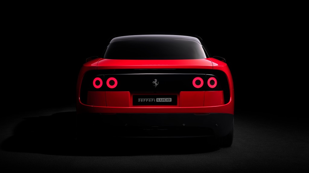 Ferrari Luce rojo zaga