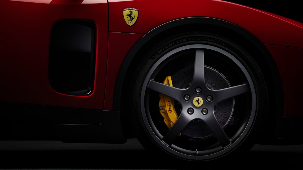 Ferrari Luce rojo llanta