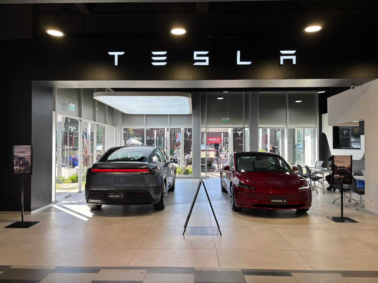 Tesla abre su primera tienda en regiones y aterriza en la Región del Biobío